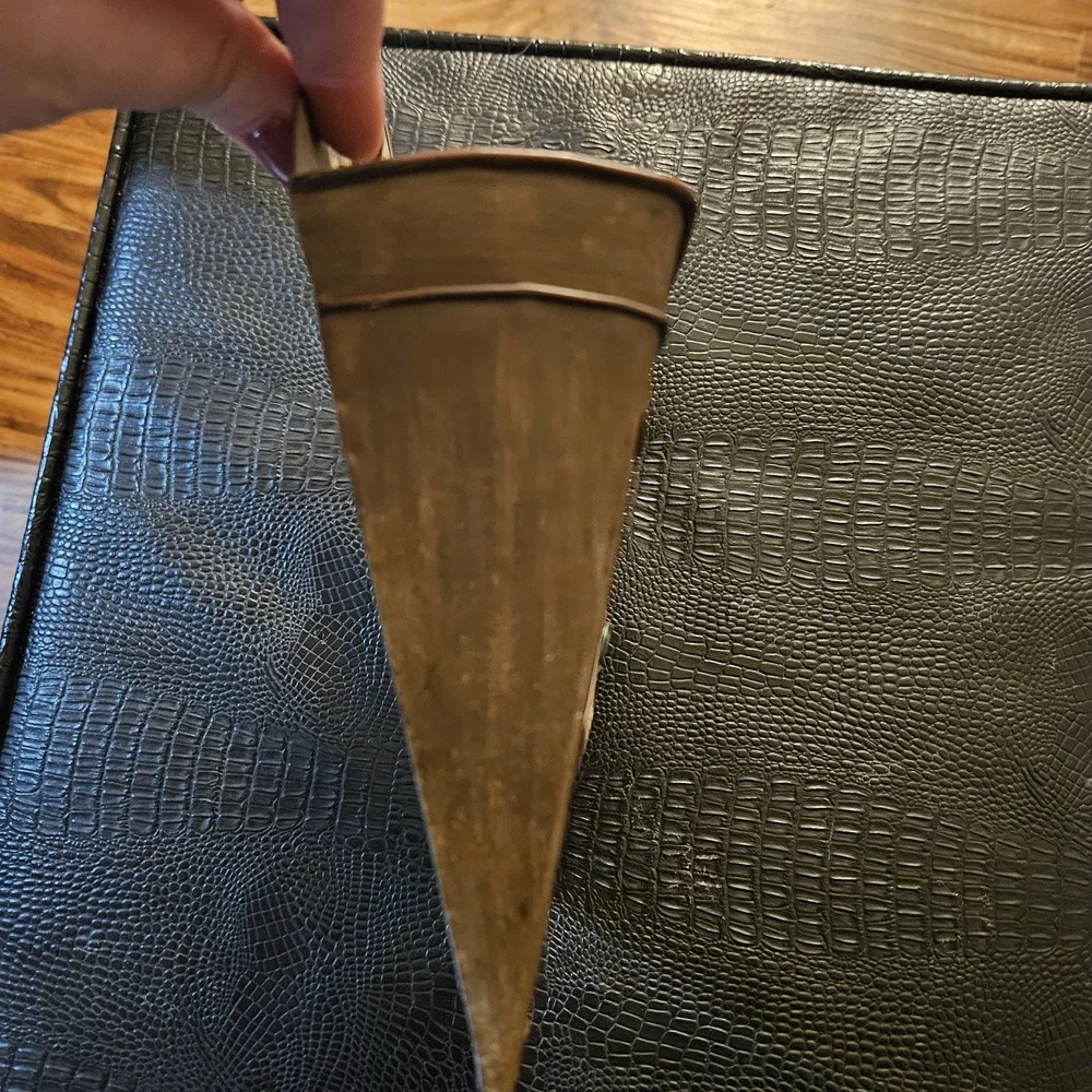 N/A decorative wall
